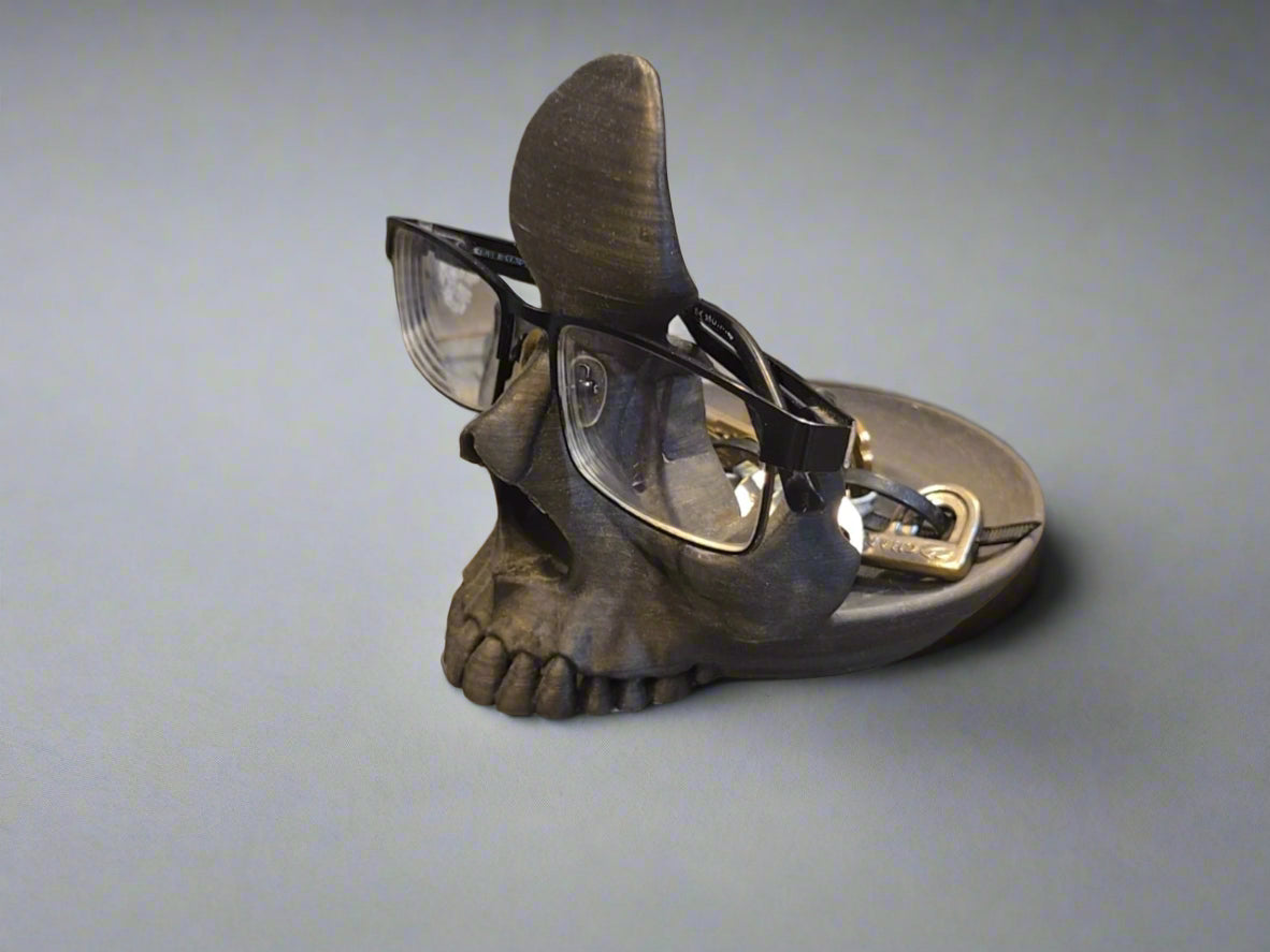 Skull Scholar – Eyewear & Trinket Keeper