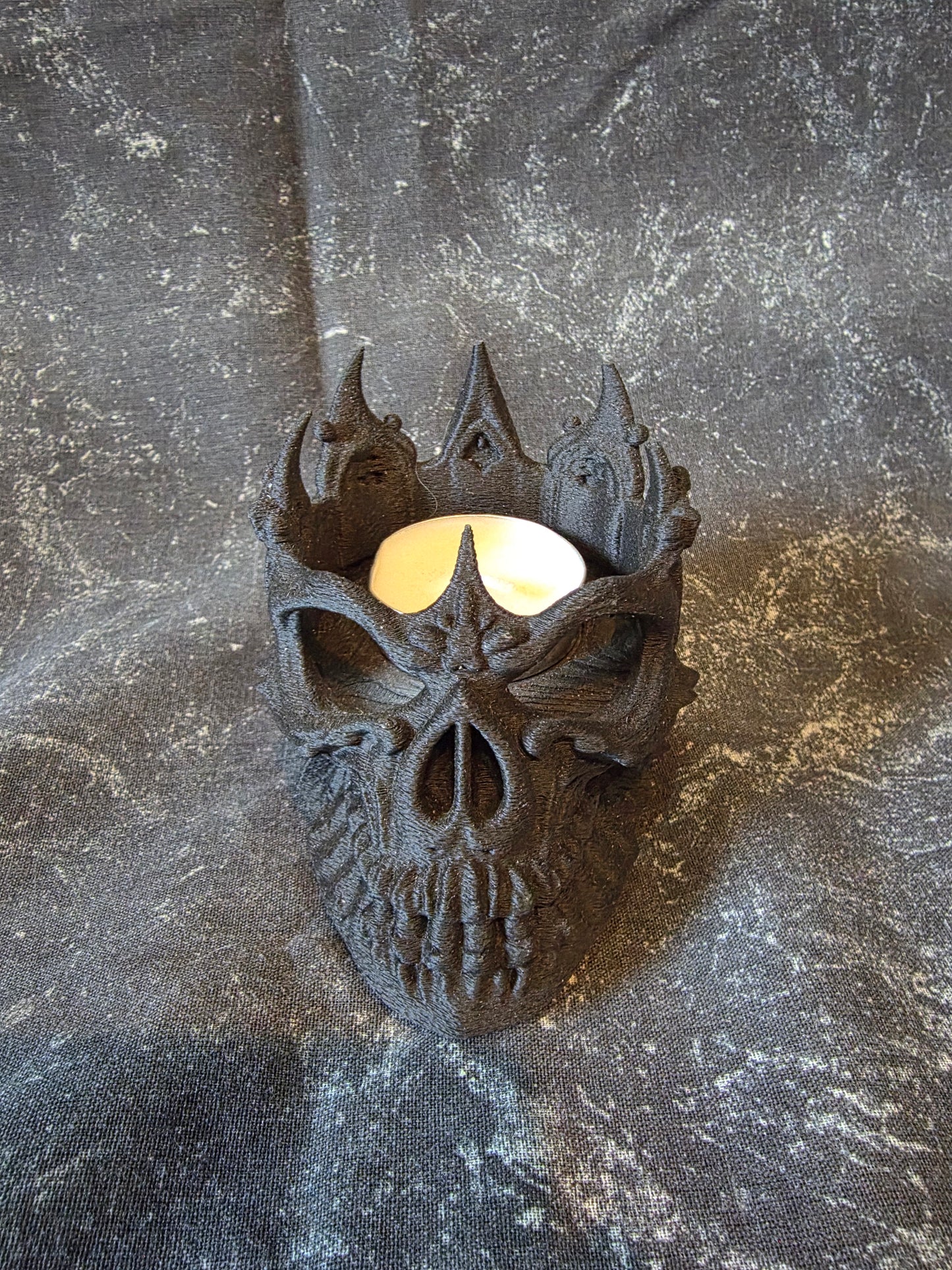 The Hollow King - Skull Candle Holder