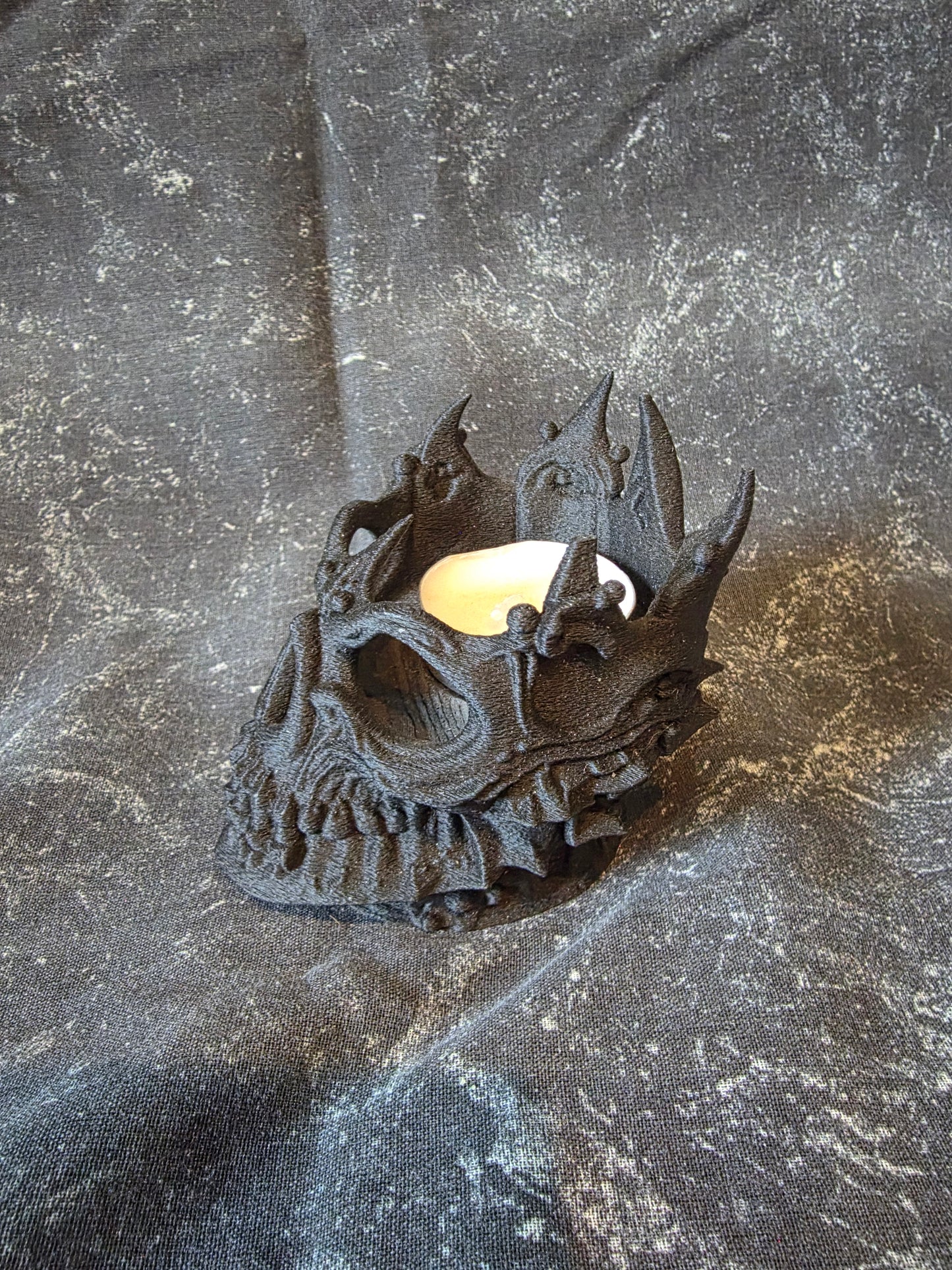 The Hollow King - Skull Candle Holder