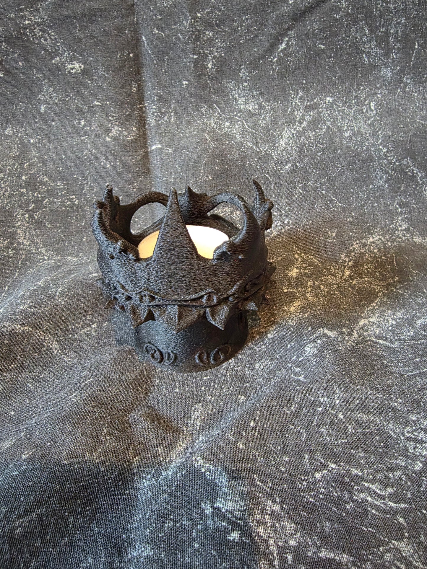 The Hollow King - Skull Candle Holder